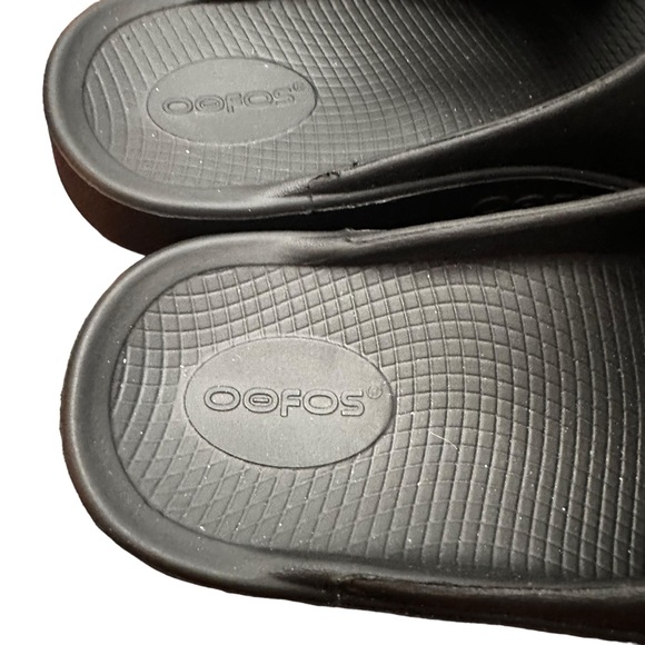 OOFOS BLACK OOAHH SPORT SLIDE RECOVERY SANDAL. MENS SIZE 6 WOMENS SIZE 8. - Picture 6 of 9